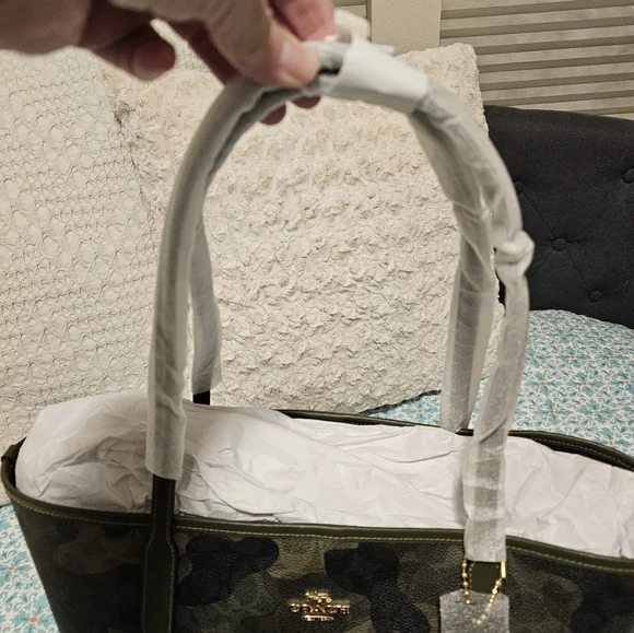 Coach Green and Black Camouflage Tote 14X12X6 - Picture 4 of 4